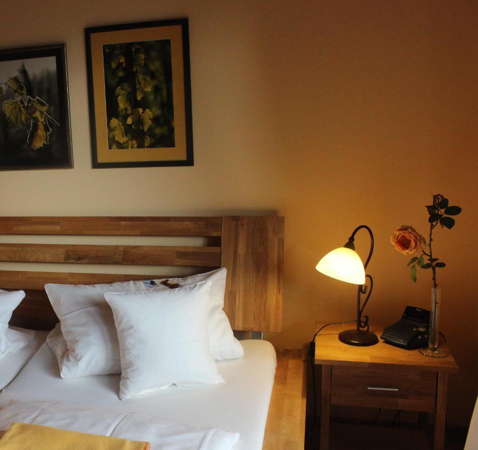 Winzerhof Gietzen Hotel Hatzenport Eksteriør billede